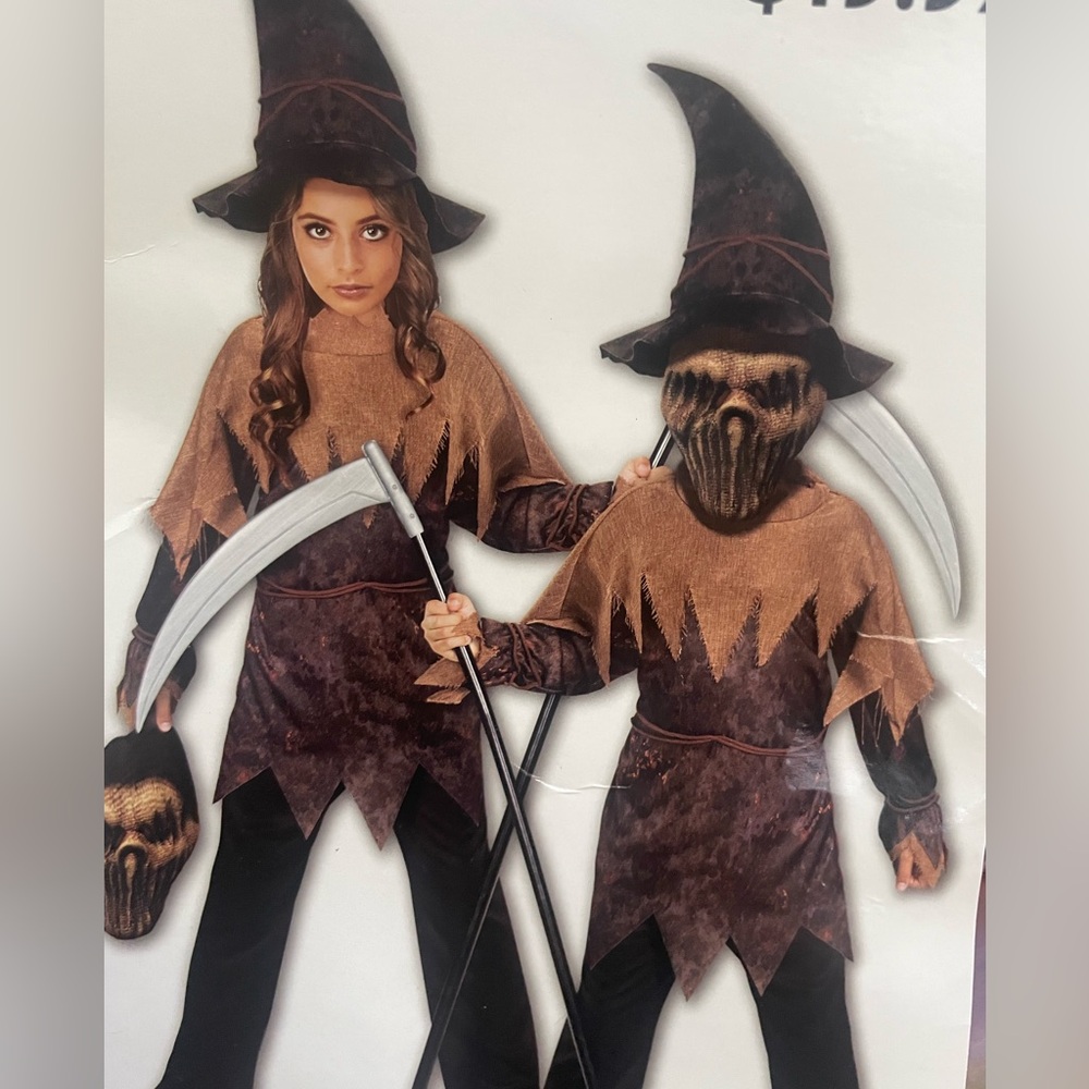 New four piece scarecrow costume.  Kids small